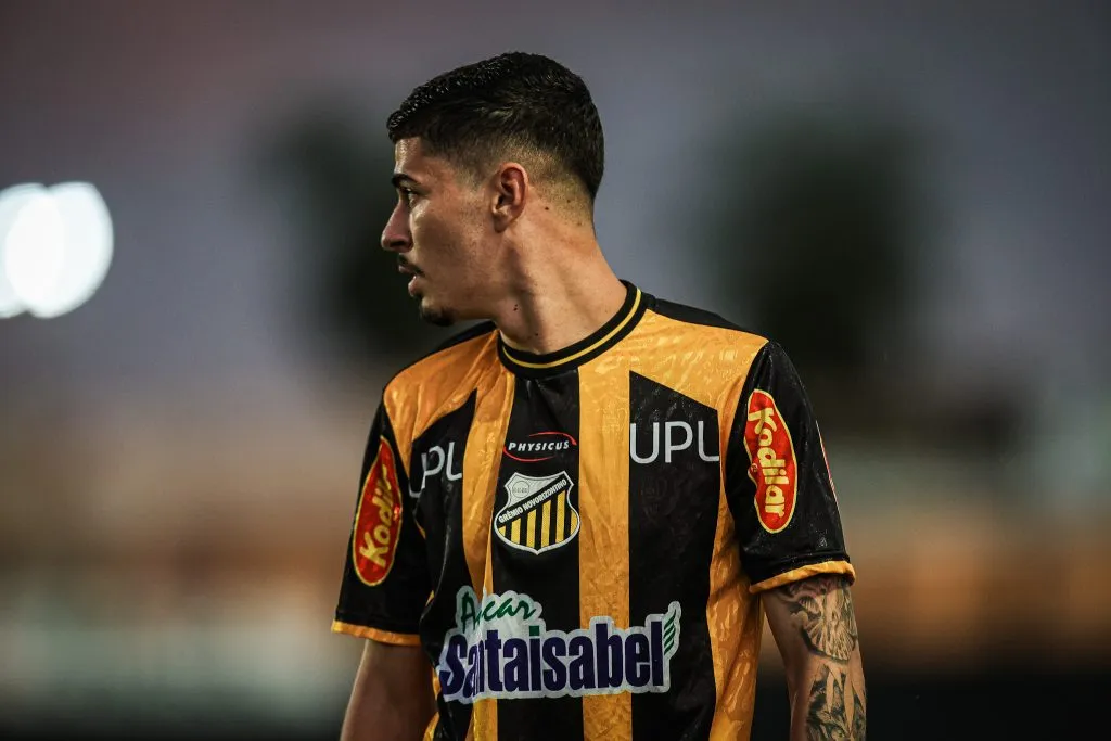 Romulo é destaque do Novo. Foto: Pedro Zacchi/AGIF