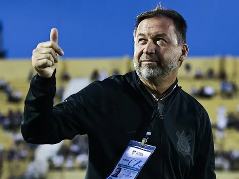 Corinthians: Augusto Melo confirma acerto com meia em reunião 'vazada'