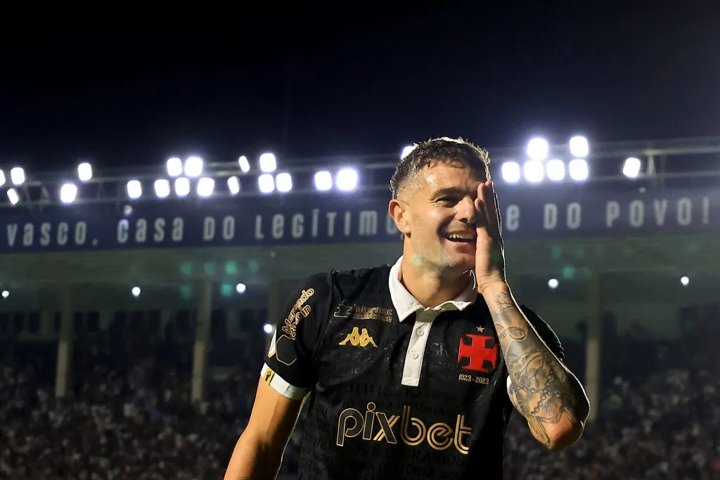 Vegetti comemorando o gol diante do Coritiba (Photo by Buda Mendes/Getty Images)