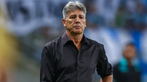 Renato: técnico defendeu jogador durante entrevista coletiva (Foto: Lucas Uebel/Grêmio/Divulgação)