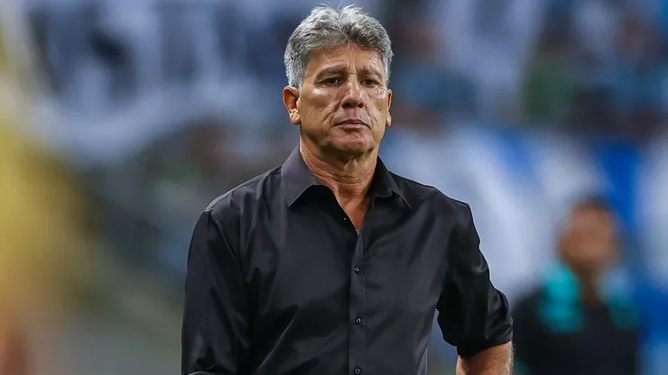 Renato: técnico defendeu jogador durante entrevista coletiva (Foto: Lucas Uebel/Grêmio/Divulgação)