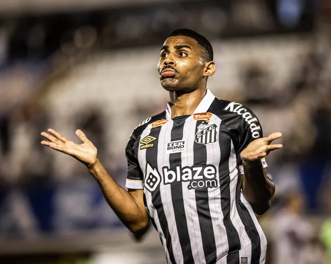 Joaquim garantiu a vitória diante do Água Santa (Foto: Raul Baretta/ Santos FC/ Divulgação)