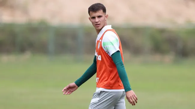 Os atletas Sub-20, durante treinamento no CT João Havelange, em Volta Redonda-RJ. Na foto: Léo, volante (Foto: Fabio Menotti/Palmeiras/by Canon)