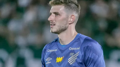 Bento aceita deixar o Athletico Paranaense e define onde vai jogar na Europa. Foto: Fernando Teramatsu/AGIF