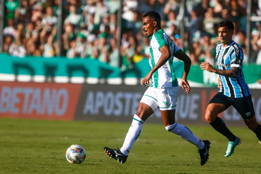 Meia está em fim de contrato. Foto: Luiz Erbes/AGIF