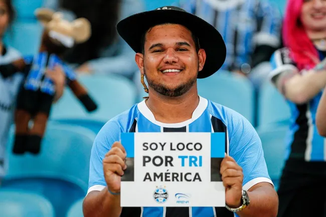 Torcida do Grêmio aponta os três times que mais detesta no futebol brasileiro. (Photo by Lucas Uebel/Getty Images)