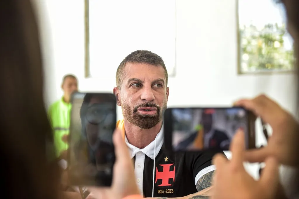 Pedrinho vive uma relação fria com a 777 Partners no Vasco. Foto: Thiago Ribeiro/AGIF