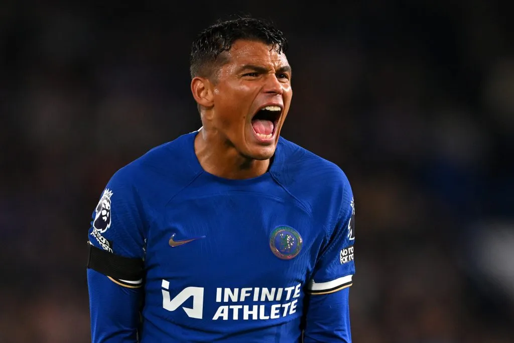 Zagueiro no clássico diante do Arsenal (Photo by Michael Regan/Getty Images)