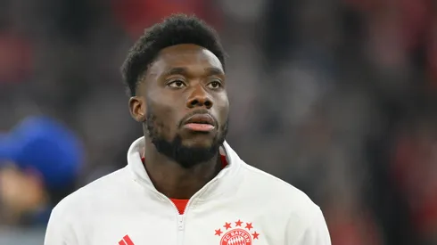 Davies tem futuro indefinido no Bayern de Munique (Foto: Sebastian Widmann/Getty Images)