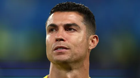 Cristiano Ronaldo recebe presente do clube (Photo by Yasser Bakhsh/Getty Images) (Photo by Yasser Bakhsh/Getty Images)