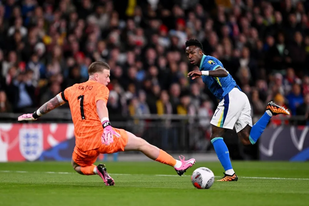 Vinícius Júnior quase marcou diante da Inglaterra. Foto: Mike Hewitt/Getty Images