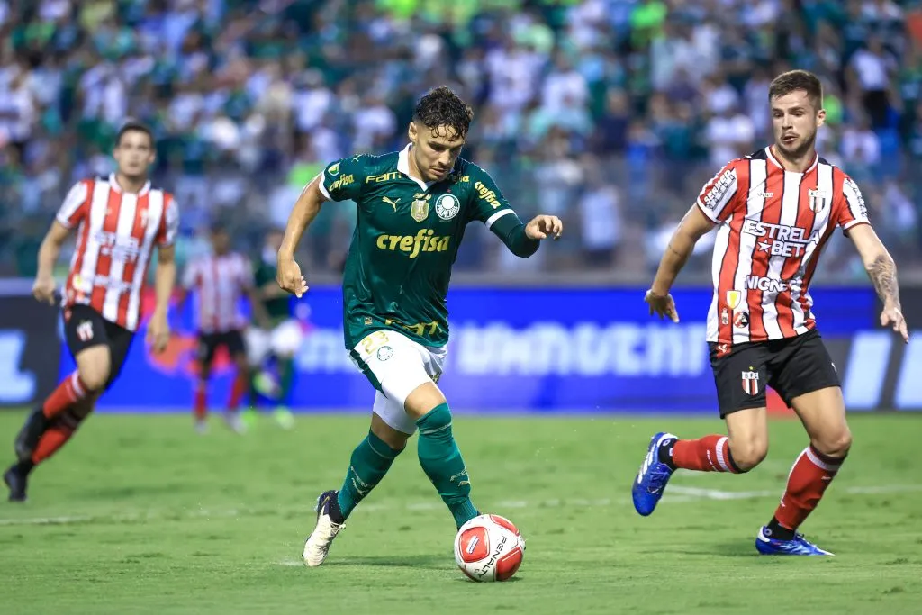 Veiga em ação pelo Palmeiras. Foto: Marcello Zambrana/AGIF