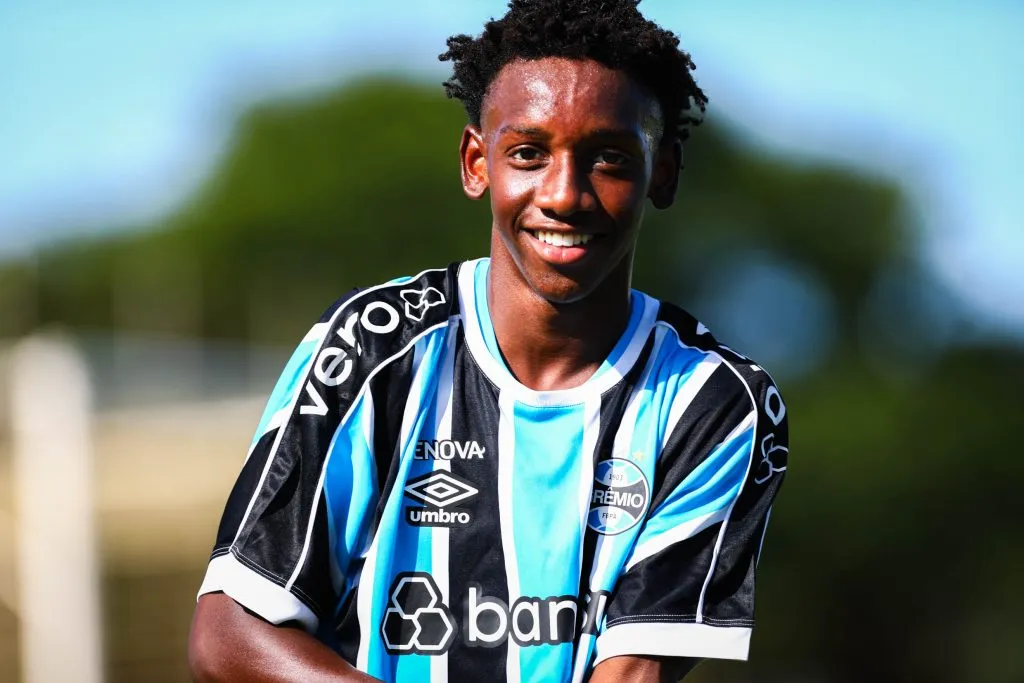Gabriel Mec está perto de assinar contrato profissional com o Grêmio | Grêmio x Progresso – Gauchão Sub-17 – 23/3/24 | Foto: Renan Jardim / Grêmio FBPA
