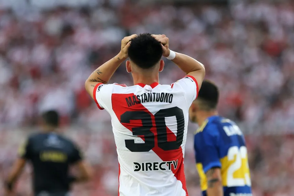 Franco Mastantuono, do River Plate, é alvo do Real Madrid. (Photo by Daniel Jayo/Getty Images)
