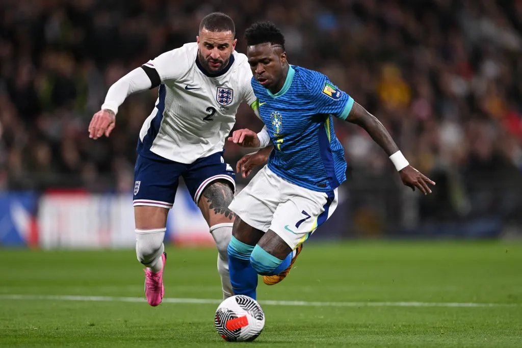 Walker saiu do amistoso ainda no primeiro tempo. Foto: Mike Hewitt/Getty Images