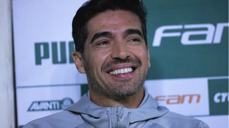 Abel Ferreira aprova contratação de atacante avaliado em R$ 91 milhões no Palmeiras. Foto: Ettore Chiereguini/AGIF
