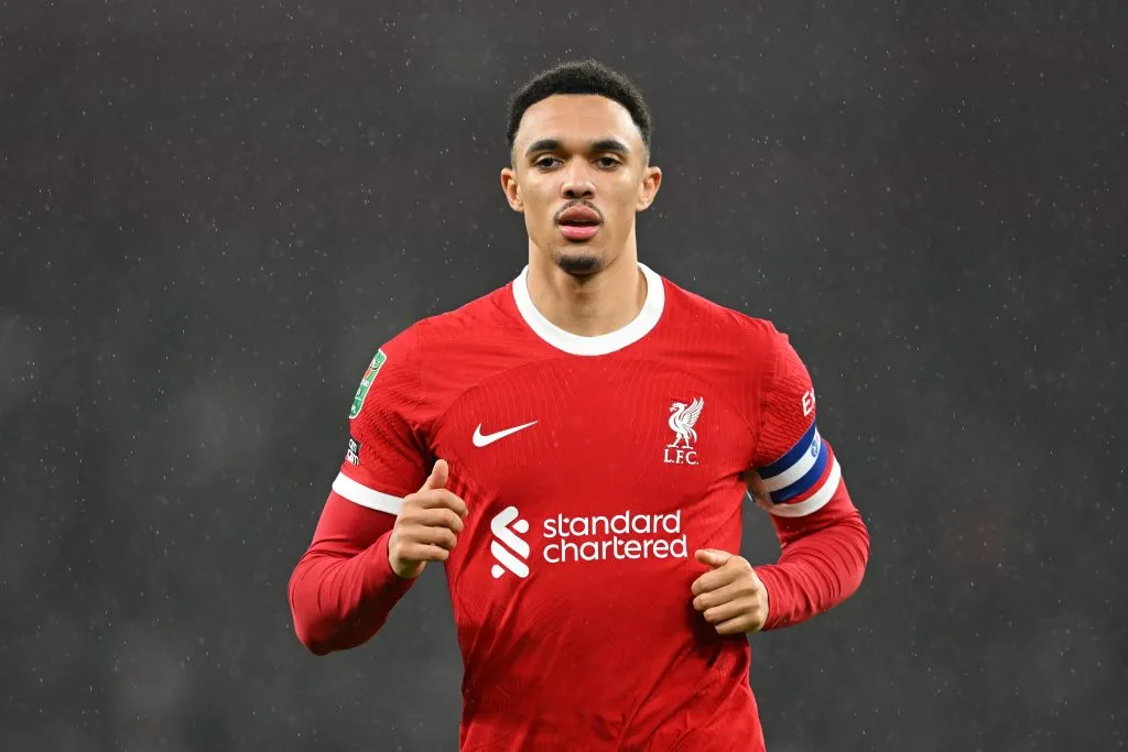 Real Madrid tem interesse em Alexander-Arnold para 2025 (Photo by Michael Regan/Getty Images)