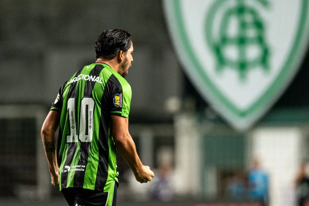 Meia em ação pelo América. Foto: Alessandra Torres/AGIF