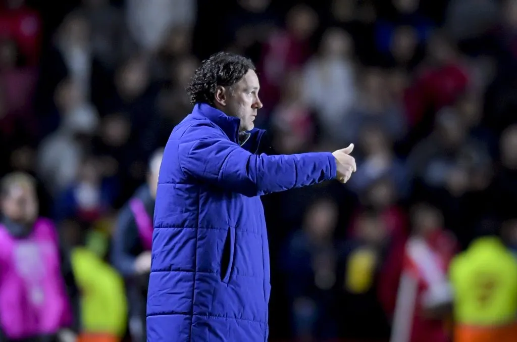Gabriel Milito coach . (Photo by Marcelo Endelli/Getty Images)
