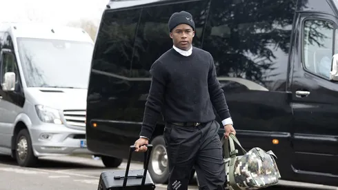 Endrick tem look avaliado em mais de R$ 100 mil em apresentação na Inglaterra. Foto: Rafael Ribeiro / CBF