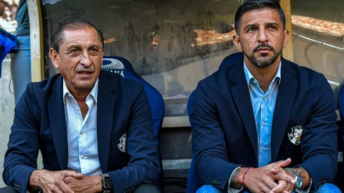 - Ramon Diaz e Emiliano Diaz precisam melhorar sistema defensivo do Vasco. Foto: Thiago Ribeiro/AGIF