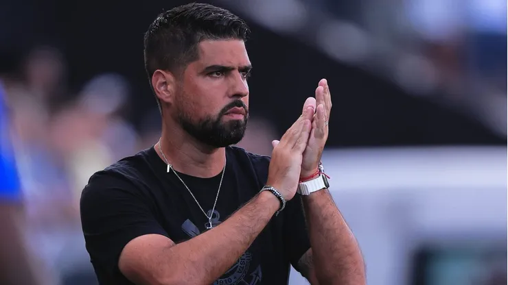 Corinthians de António Oliveira vai fazer mais 2 contrataões para o meio campo. Foto: Ettore Chiereguini/AGIF