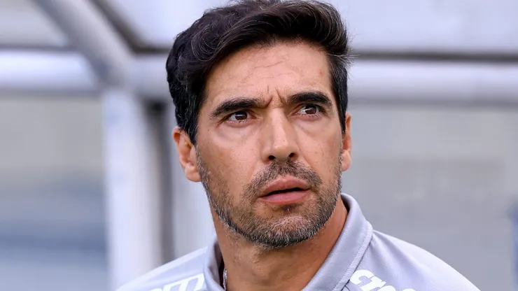 Abel Ferreira tecnico do Palmeiras durante partida contra o Botafogo-SP no estádio Arena Barueri pelo campeonato Paulista 2024. Foto: Marcello Zambrana/AGIF