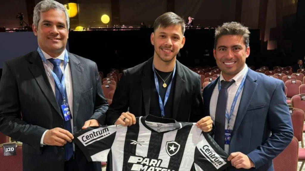 O paraguaio acompanhou de perto o sorteio da Libertadores (Foto: Divulgação/Botafogo)