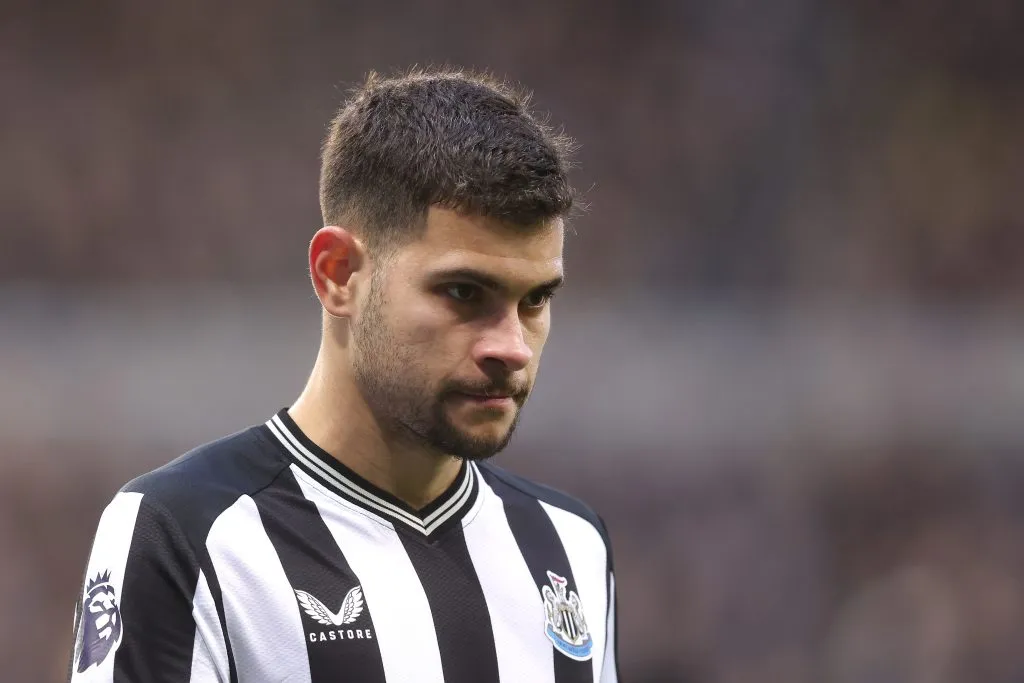 Bruno Guimarães interessa a 6 times. Foto: George Wood/Getty Images