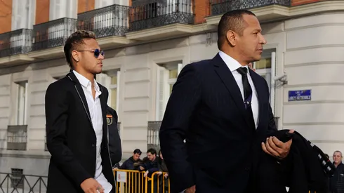 MADRID, SPAIN – FEBRUARY 02: Neymar of FC Barcelona arrives at the National Court accompanied with his father Neymar da Silva Santos on February 2, 2016 in Madrid, Spain. Neymar is due to give evidence in court over allegations of corruption and fraud surrounding his transfer to FC Barcelona. (Photo by Denis Doyle/Getty Images)