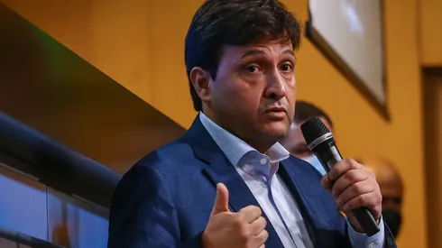 Presidente Alberto Guerra: diretoria do Grêmio quer vender jogadores (Foto: Lucas Uebel / Grêmio / Divulgação)