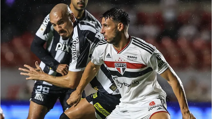 Grêmio zagueiro Maicon, do Vasco, aceita asssinar com o Tricolor. Foto: Marcello Zambrana/AGIF
