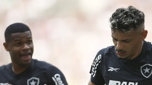 Grêmio faz proposta milionária para fechar com Júnior Santos, do Botafogo. (Photo by Wagner Meier/Getty Images)