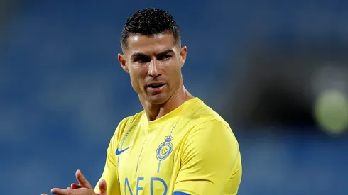 Cristiano Ronaldo na frente Os jogadores com mais vitórias na história do futebol. (Photo by Yasser Bakhsh/Getty Images)