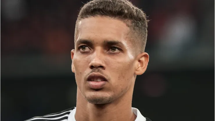 Santos pode assinar com o meia Pedrinho, de saída do Atlético Mineiro. Foto: Robson Mafra/AGIF