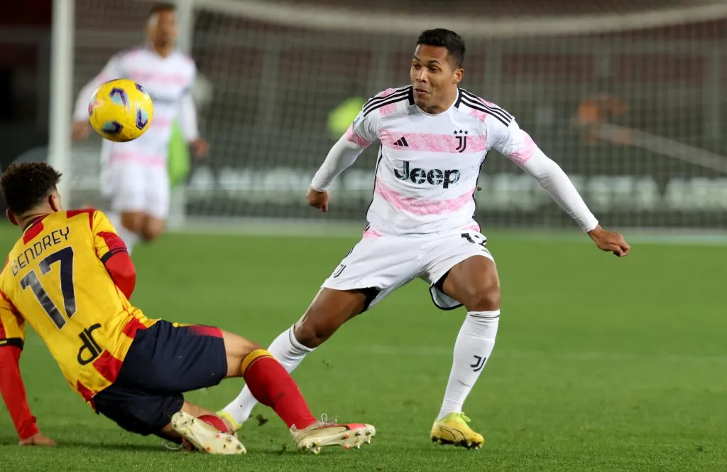 Alex Sandro em ação pela Juve. (Photo by Maurizio Lagana/Getty Images)