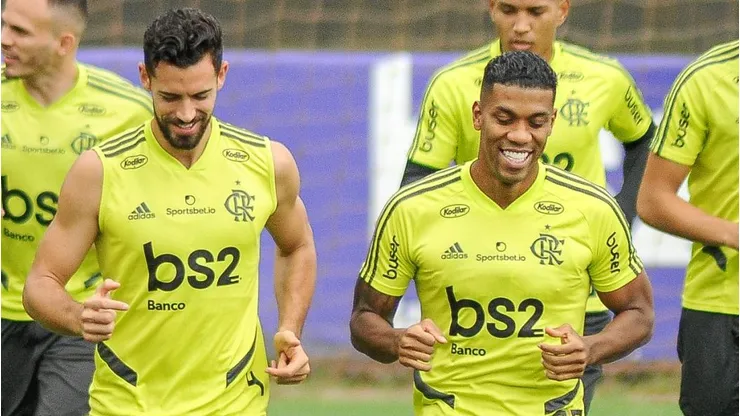 Flamengo Campeão da Libertadores em 2019 se oferece para voltar ao clube carioca. Foto: Allan Carvalho/AGIF