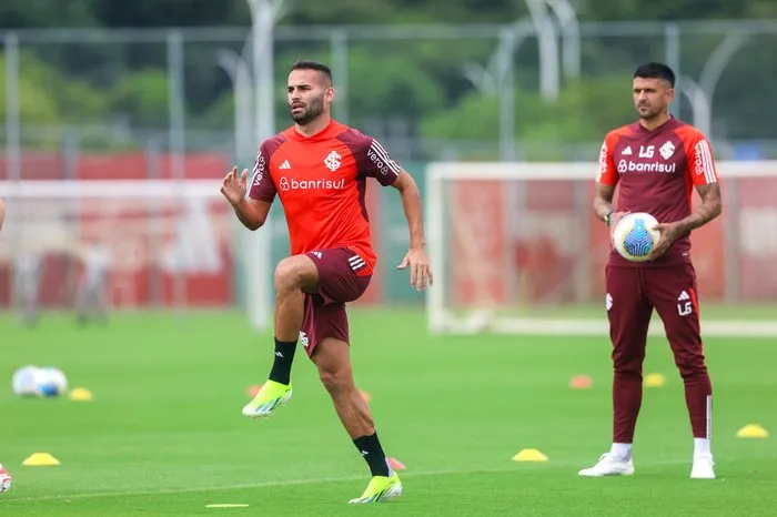 O volante vem se preparando fisicamente no Inter (Ricardo Duarte/Inter/Divulgação)