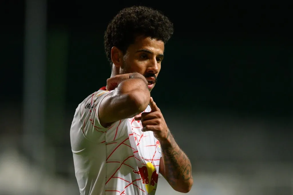 Meio-campista em ação pelo Bragantino. Foto: Alessandra Torres/AGIF