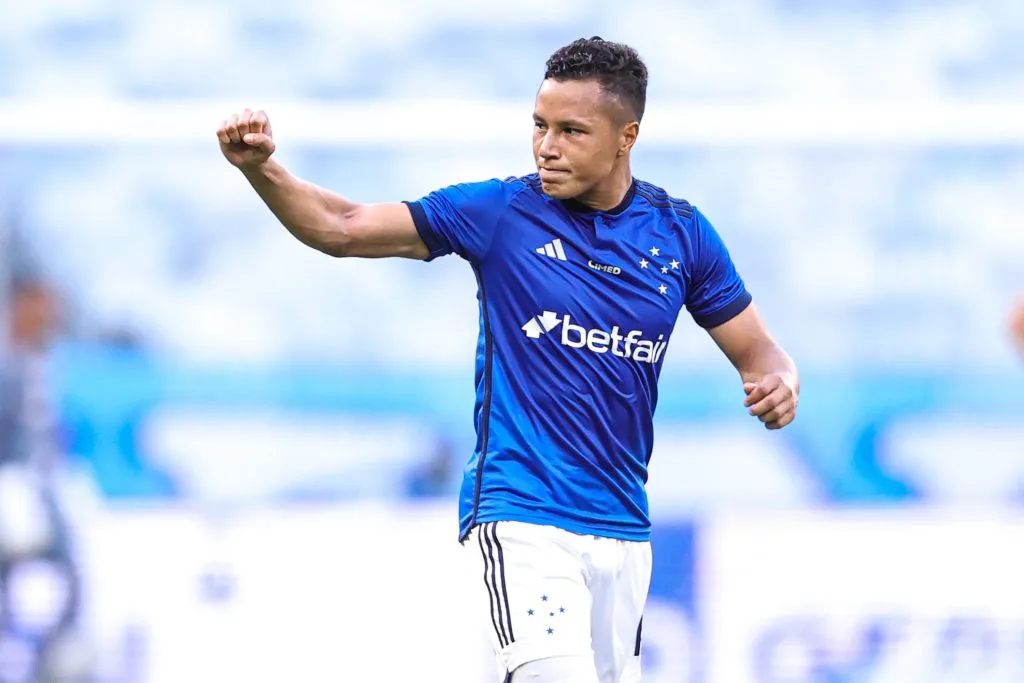 Marlon em ação pelo Cruzeiro. Foto: Gilson Lobo/AGIF