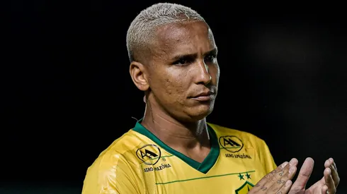 Deyverson, do Cuiabá, manifesta desejo de assinar com gigante brasileiro. Foto: Thiago Ribeiro/AGIF