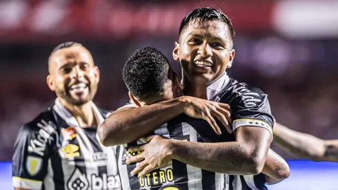 Santos surpreende no mercado e decide negociar importante nome do elenco de Carille. Foto: Abner Dourado/AGIF