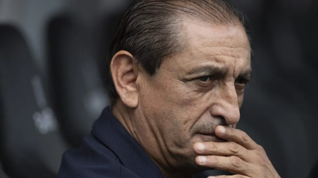 Ramon Diaz tecnico do Vasco, tem missão para resolver. Foto: Jorge Rodrigues/AGIF