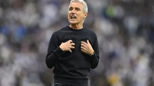 Nome de Luis Castro, ex-Botafogo, ganha força no São Paulo em informação quente. (Photo by Michael Regan/Getty Images)