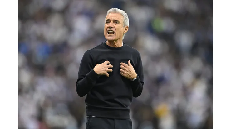 Nome de Luis Castro, ex-Botafogo, ganha força no São Paulo em informação quente. (Photo by Michael Regan/Getty Images)