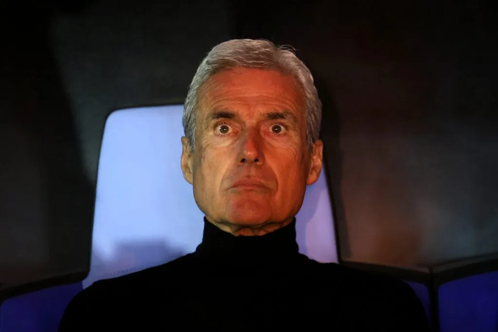 Luis Castro pode cair do Al-Nassr. (Photo by Yasser Bakhsh/Getty Images)