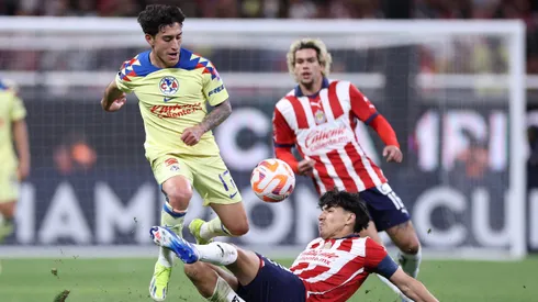 Chivas e América fazem clássico em momentos distintos da temporada mexicana. América leva vantagem pela experiência e entrosamento do elenco (Foto: Simon Barber/Getty Images)