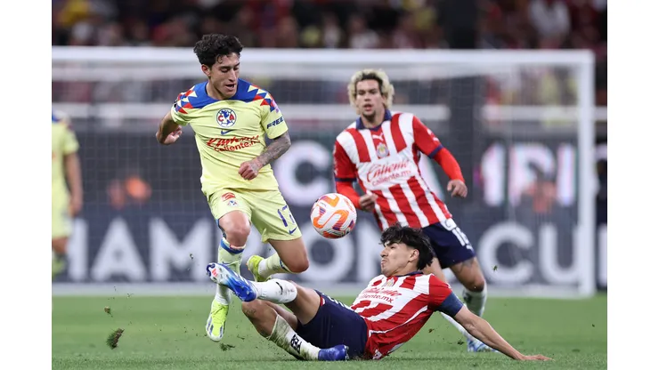 Chivas e América fazem clássico em momentos distintos da temporada mexicana. América leva vantagem pela experiência e entrosamento do elenco (Foto: Simon Barber/Getty Images)