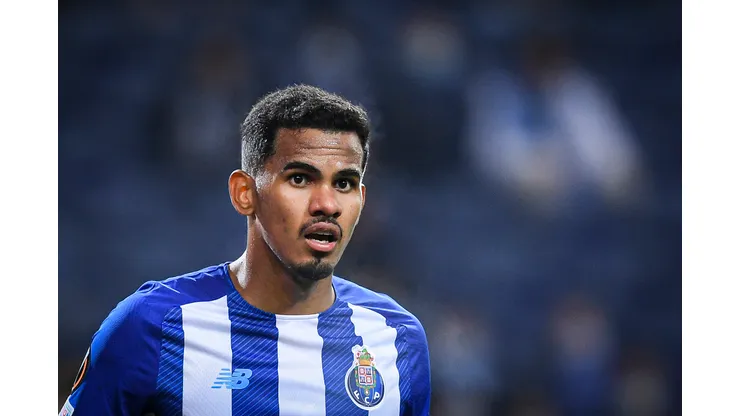 PORTO, PORTUGAL - FEBRUARY 17: Wenderson Galeno of FC Porto in action during the UEFA Europa League Knockout Round Play-Offs Leg One match between FC Porto and SS Lazio at Estadio do Dragao on February 17, 2022 in Porto, Portugal. (Photo by Octavio Passos/Getty Images)