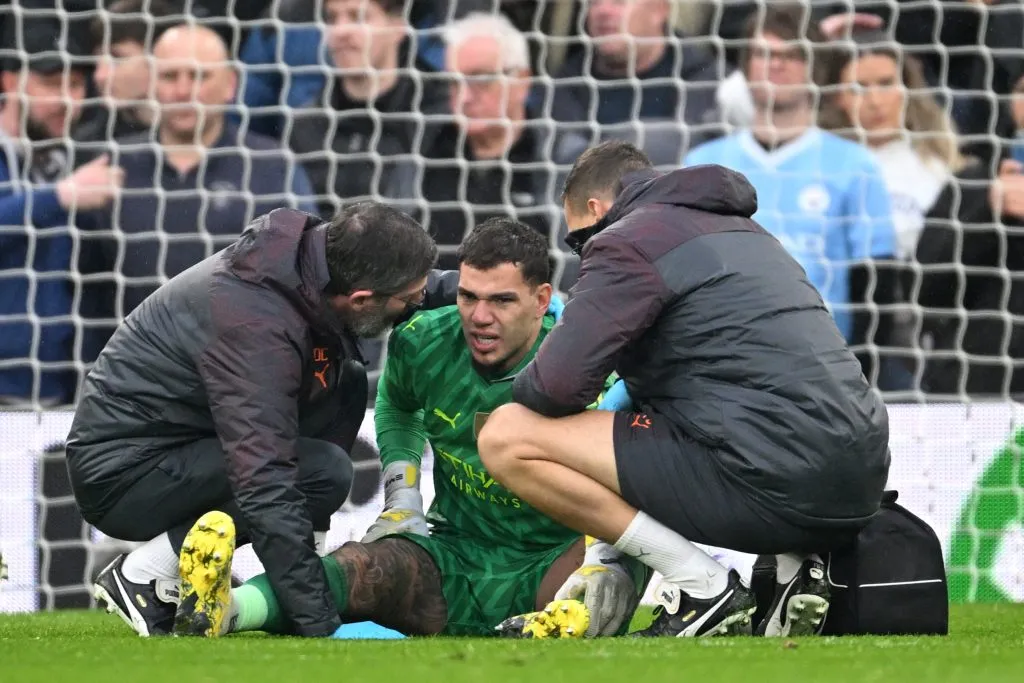 Ederson sofre lesão na Premier Legue. Foto: Michael Regan/Getty Images